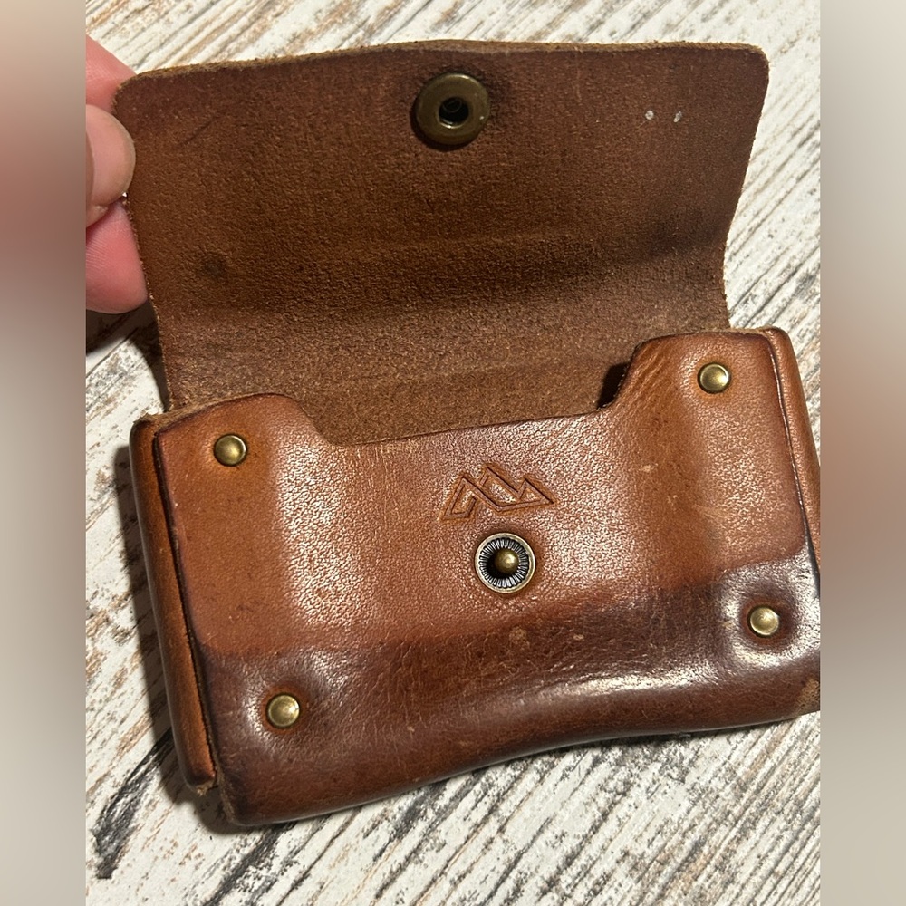 Vintage Jarvis brown leather card holder with brass hardware #leather #luxury